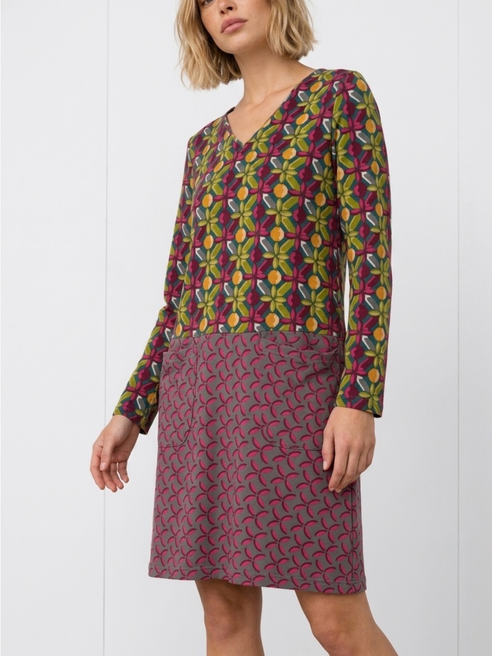 Tracy Negoshian Green and Pink Mixed-Print V-Neck Dress